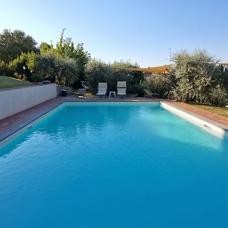 Oliveta Guest house 3*